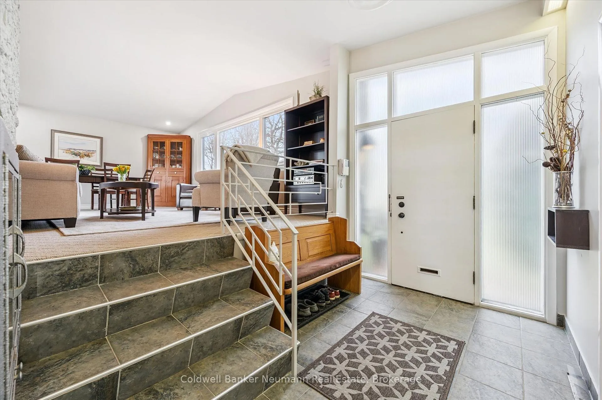 Photo 6 of 20 Harcourt Drive, Guelph, Dovercliffe Park/Old University — HOMEH