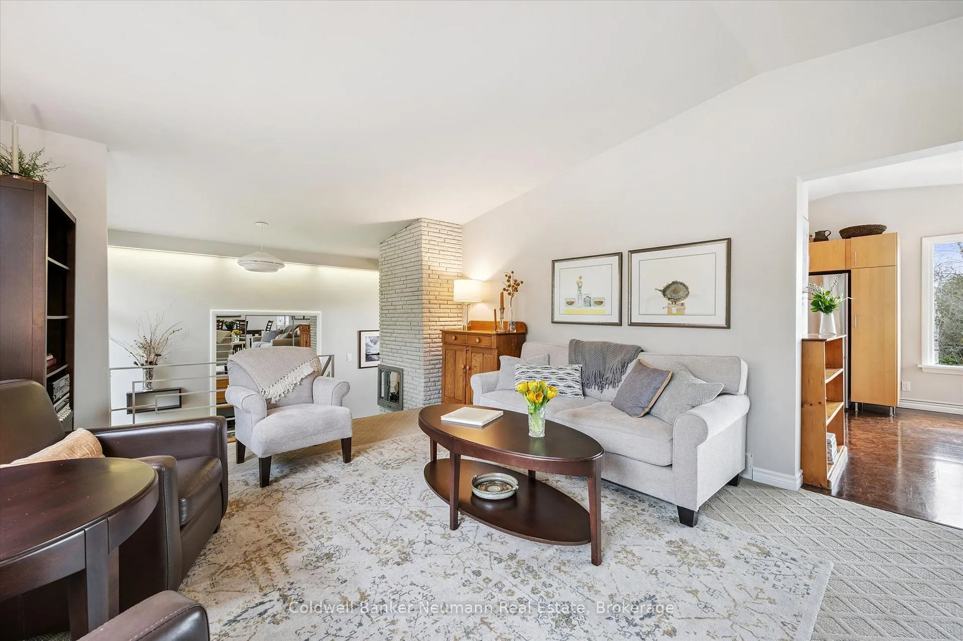 Photo 9 of 20 Harcourt Drive, Guelph, Dovercliffe Park/Old University — HOMEH