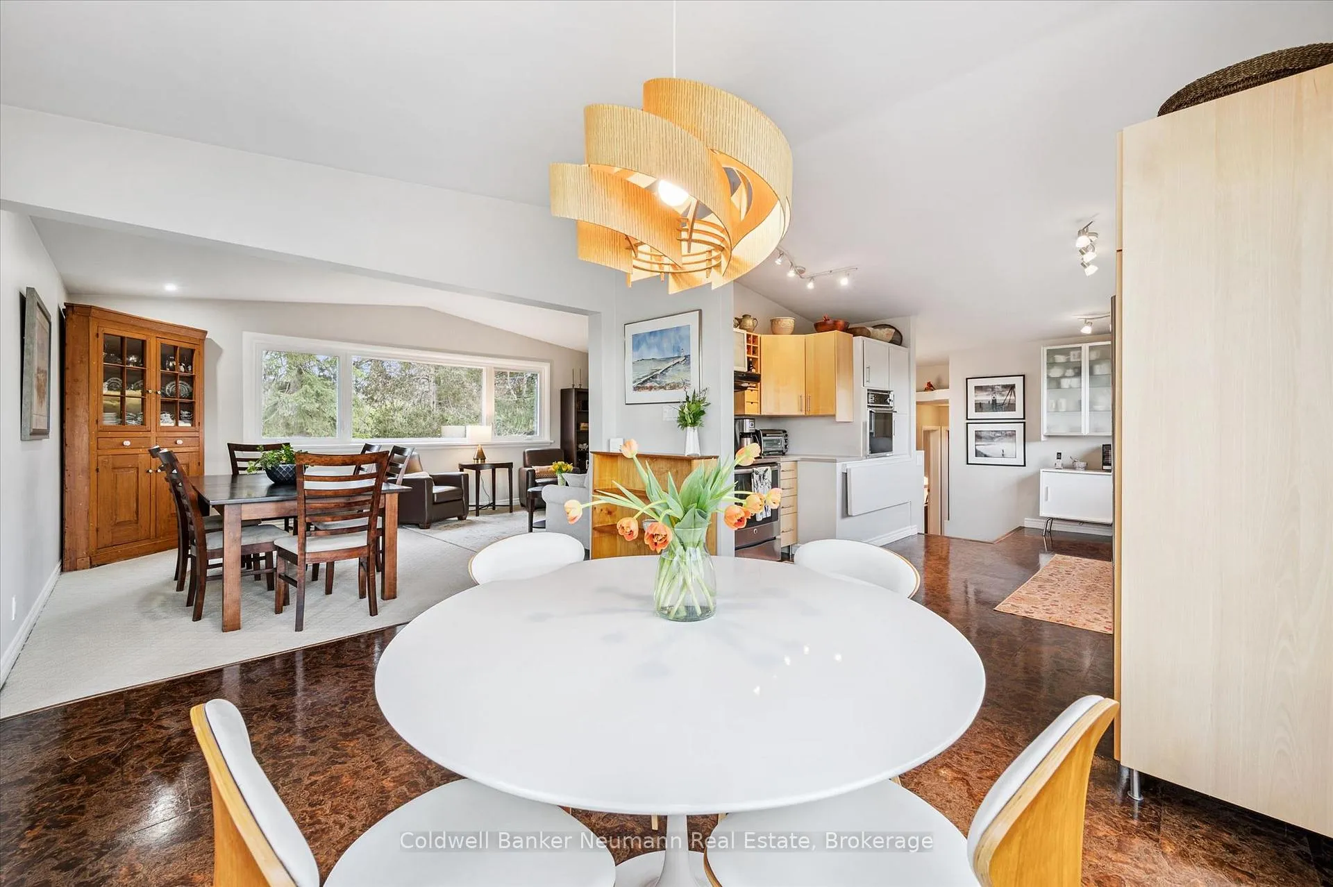Photo 14 of 20 Harcourt Drive, Guelph, Dovercliffe Park/Old University — HOMEH