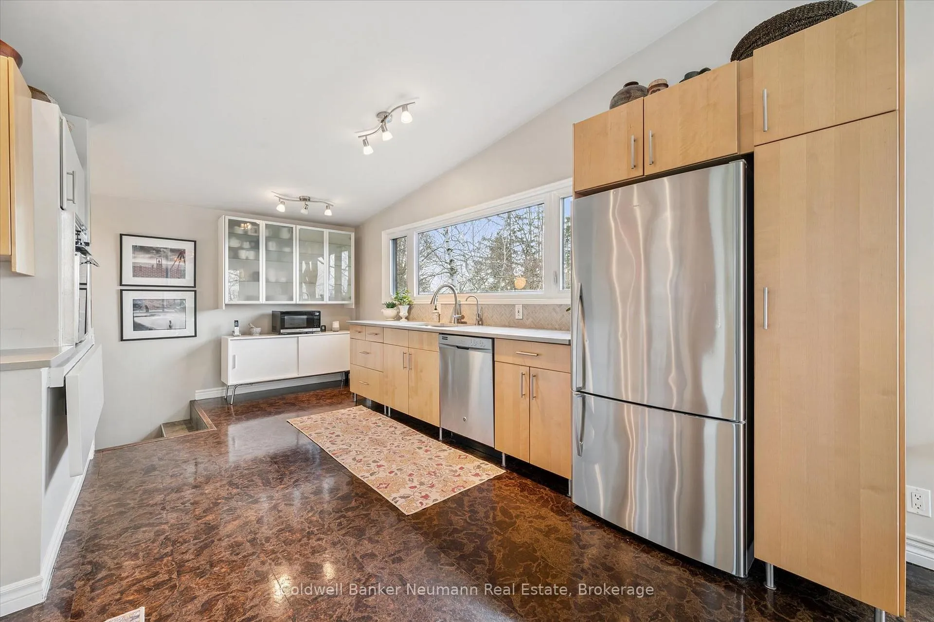 Photo 15 of 20 Harcourt Drive, Guelph, Dovercliffe Park/Old University — HOMEH