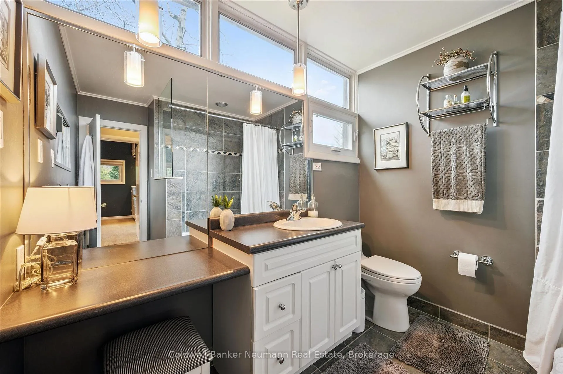 Photo 25 of 20 Harcourt Drive, Guelph, Dovercliffe Park/Old University — HOMEH