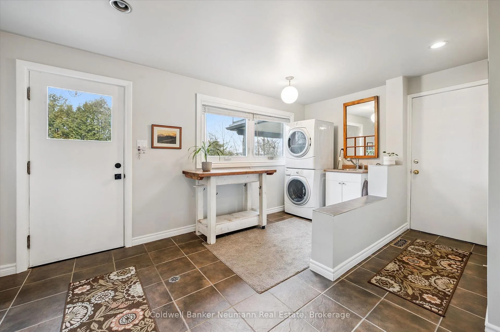 Photo 32 of 20 Harcourt Drive, Guelph, Dovercliffe Park/Old University — HOMEH