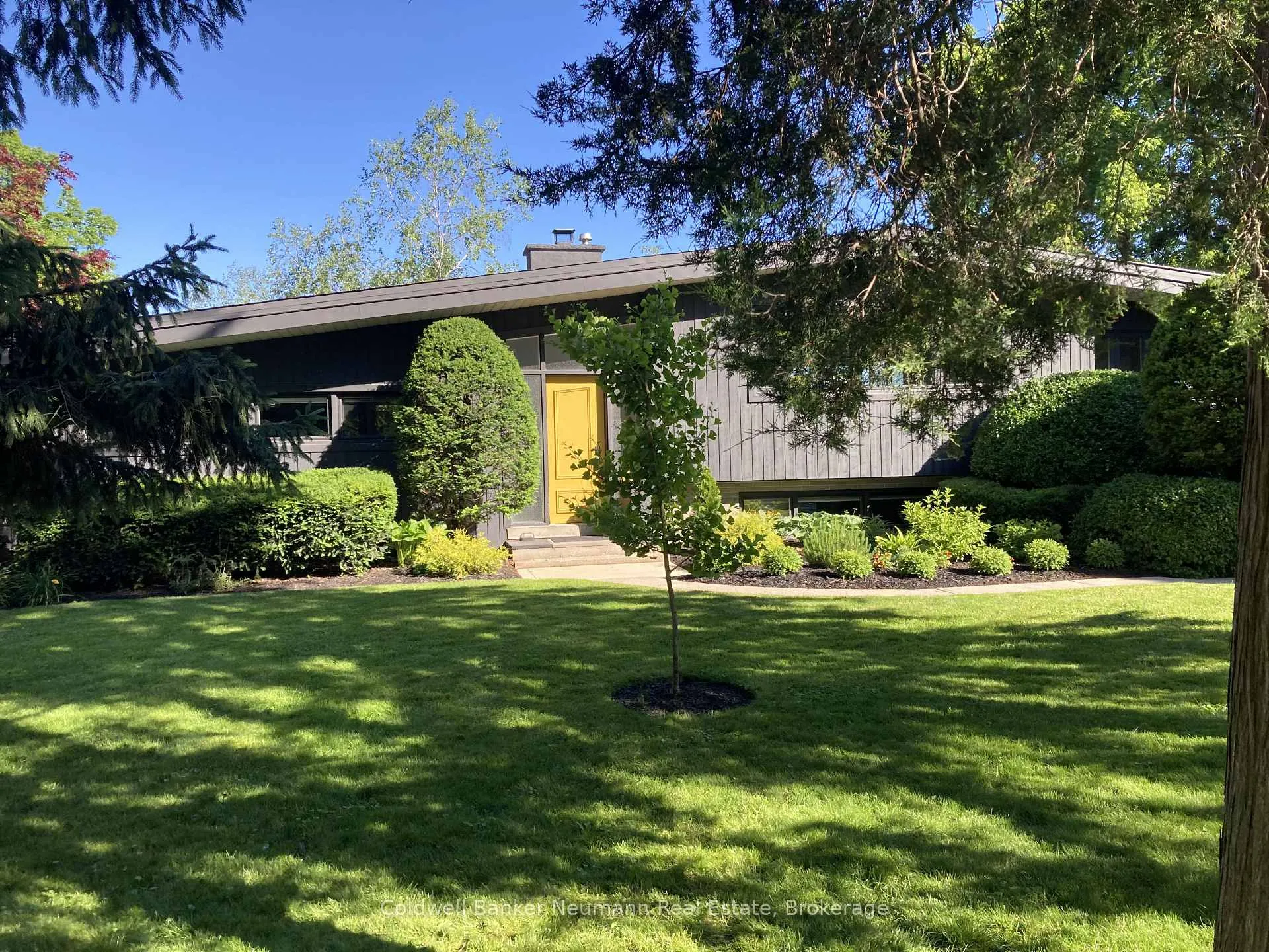 Photo 44 of 20 Harcourt Drive, Guelph, Dovercliffe Park/Old University — HOMEH