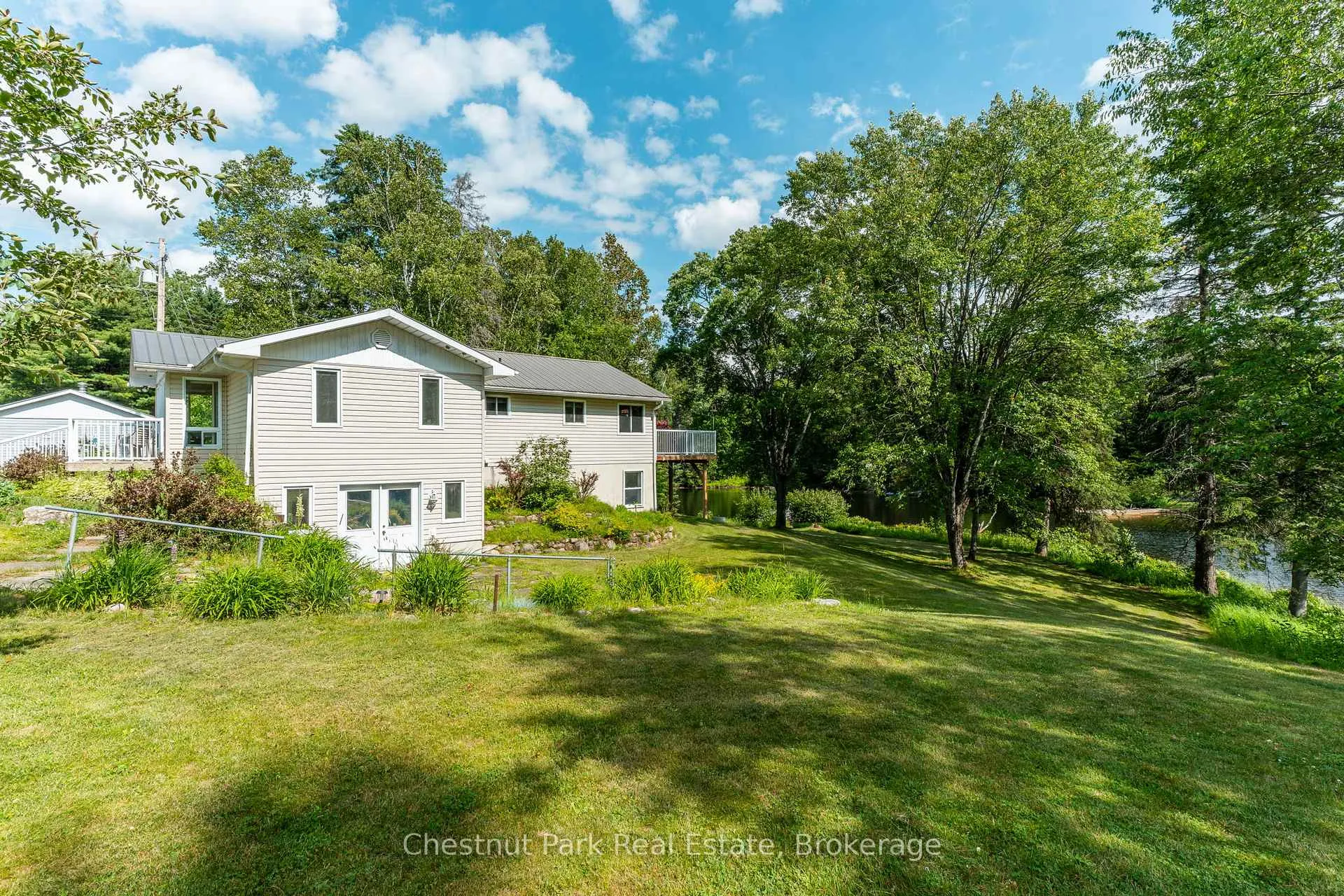 Photo 5 of 1054 Green Lake Road, Algonquin Highlands, Stanhope — HOMEH