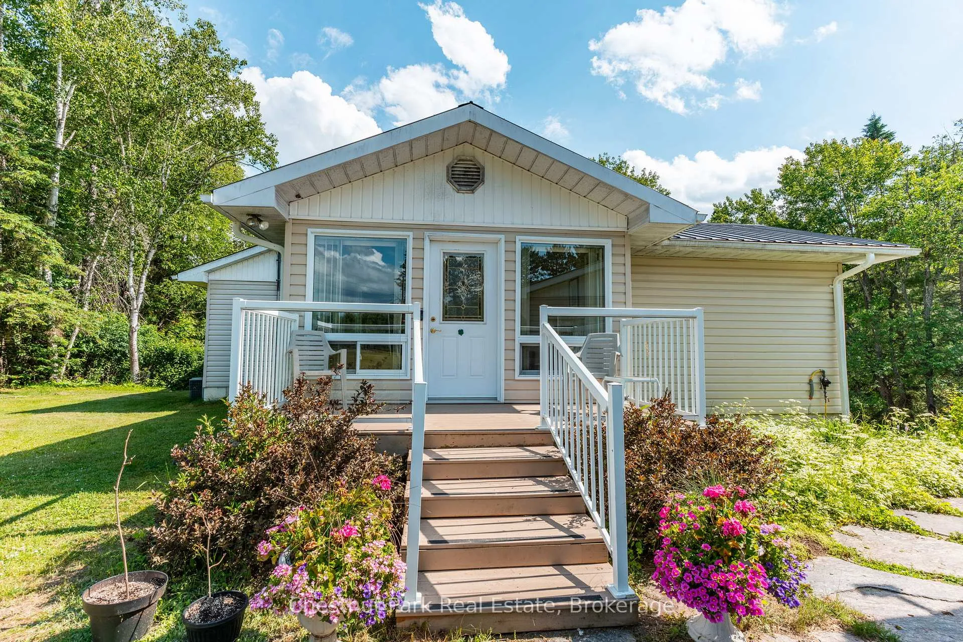 Photo 8 of 1054 Green Lake Road, Algonquin Highlands, Stanhope — HOMEH