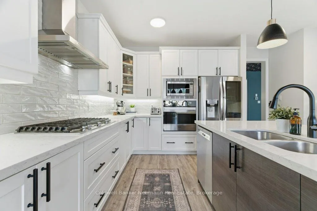 Photo 13 of 96 Harpin Way E, Centre Wellington, Fergus — HOMEH