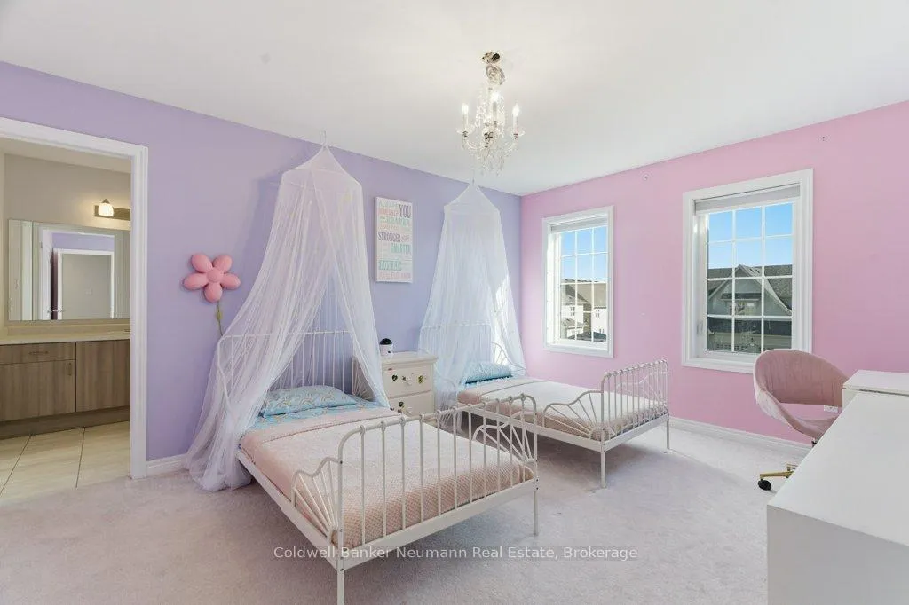 Photo 33 of 96 Harpin Way E, Centre Wellington, Fergus — HOMEH