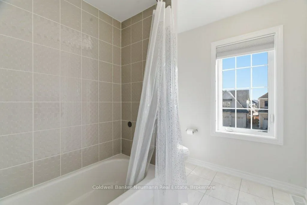 Photo 35 of 96 Harpin Way E, Centre Wellington, Fergus — HOMEH