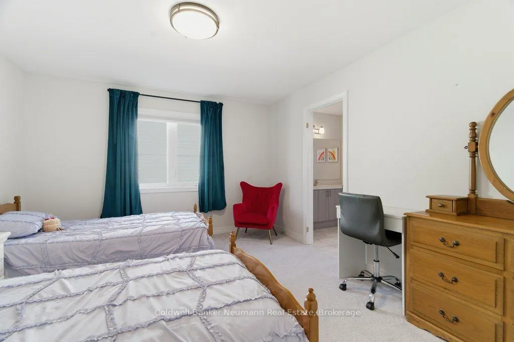 Photo 36 of 96 Harpin Way E, Centre Wellington, Fergus — HOMEH