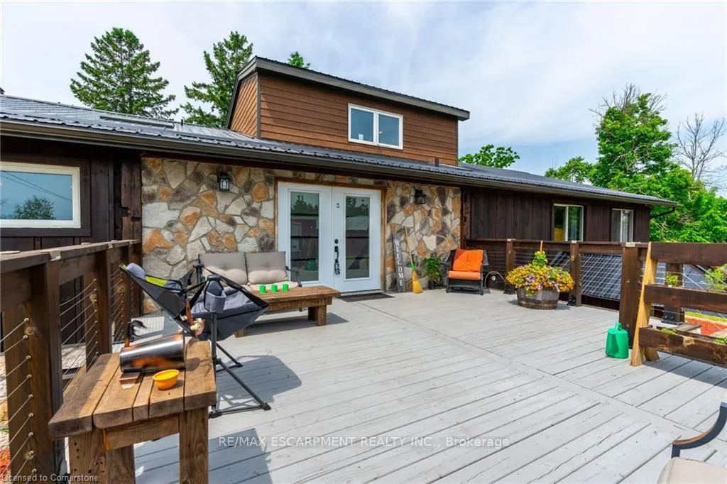 Photo 2 of 928 Brock Road, Hamilton, Rural Flamborough — HOMEH
