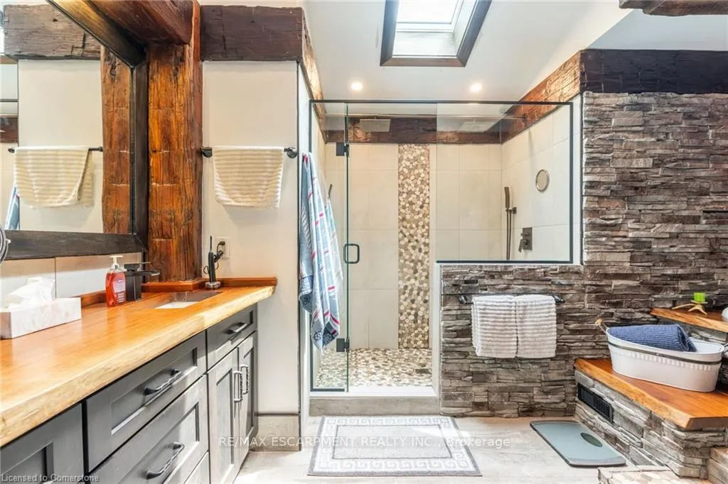 Photo 11 of 928 Brock Road, Hamilton, Rural Flamborough — HOMEH