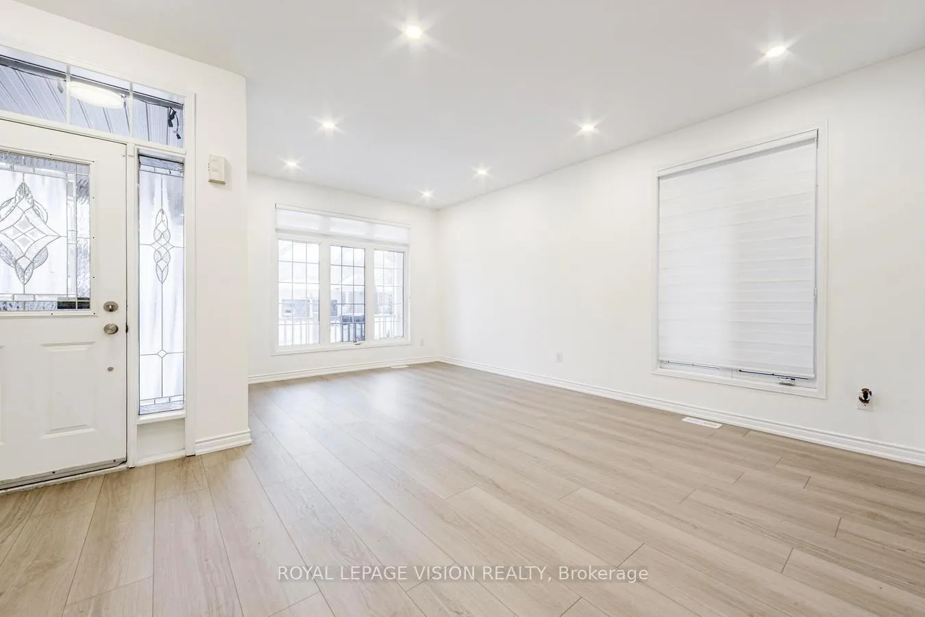 Photo 10 of 124 Alfred Paterson Drive, Markham, Greensborough — HOMEH