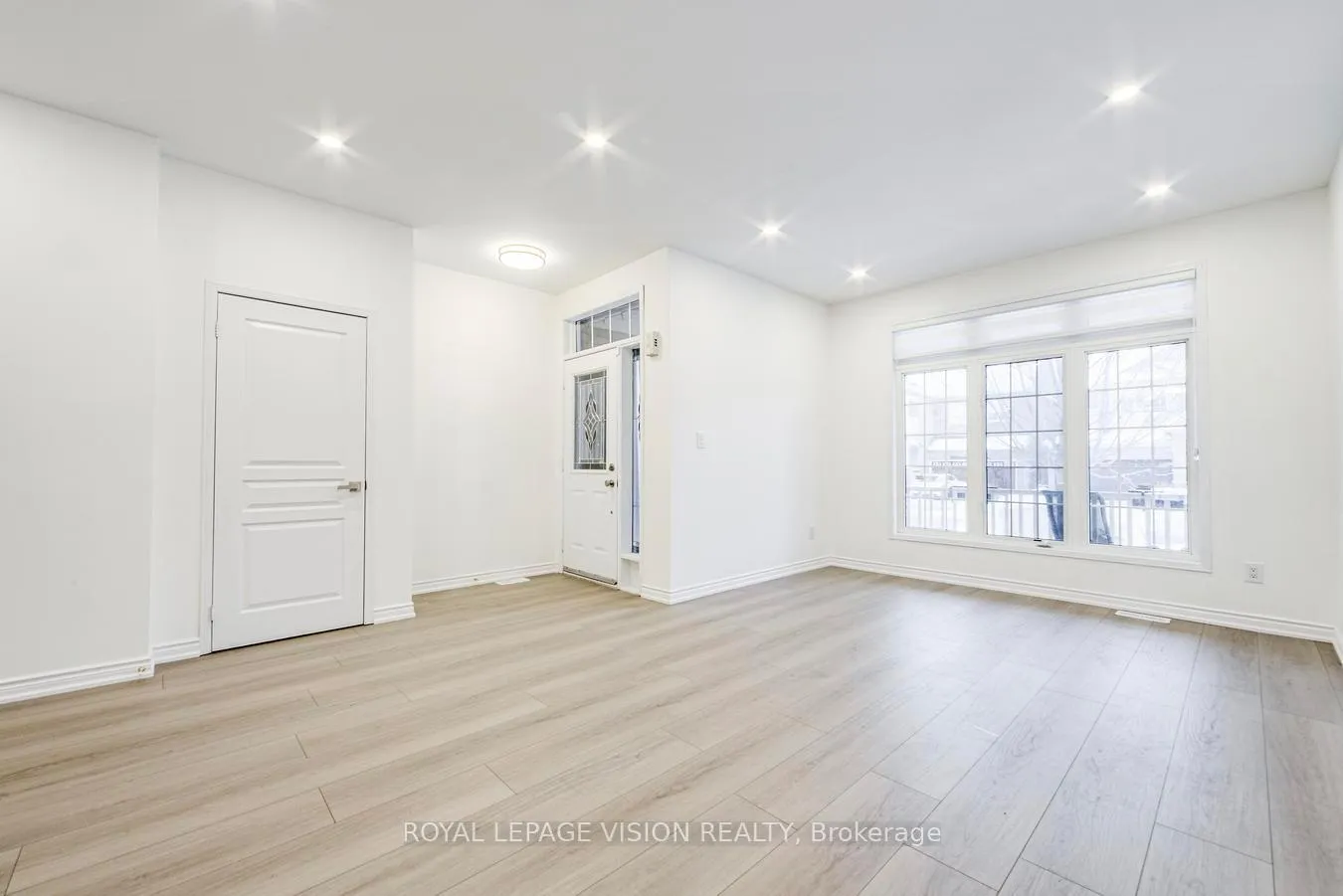 Photo 12 of 124 Alfred Paterson Drive, Markham, Greensborough — HOMEH