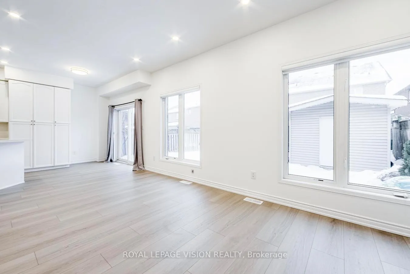 Photo 15 of 124 Alfred Paterson Drive, Markham, Greensborough — HOMEH