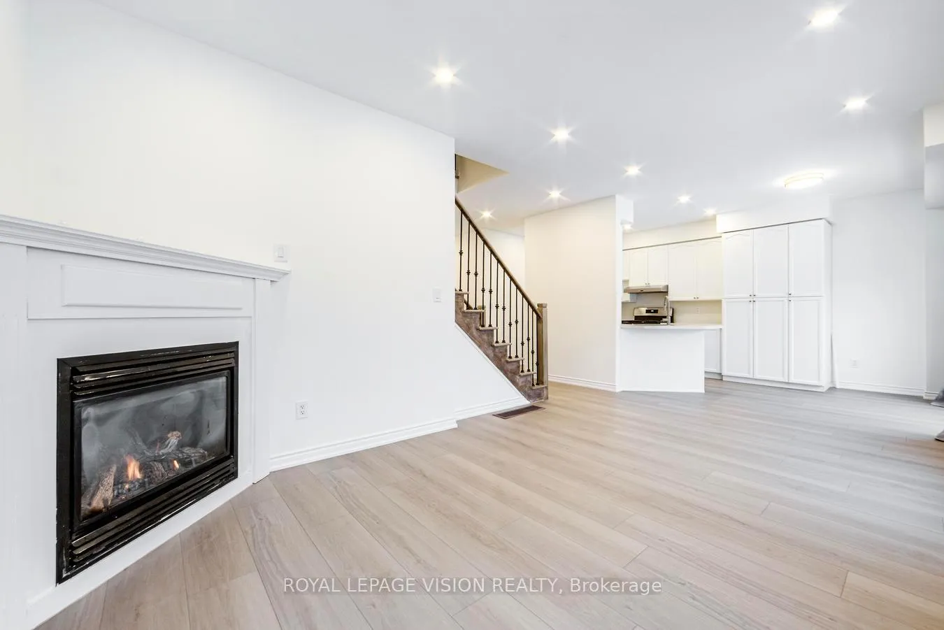 Photo 16 of 124 Alfred Paterson Drive, Markham, Greensborough — HOMEH