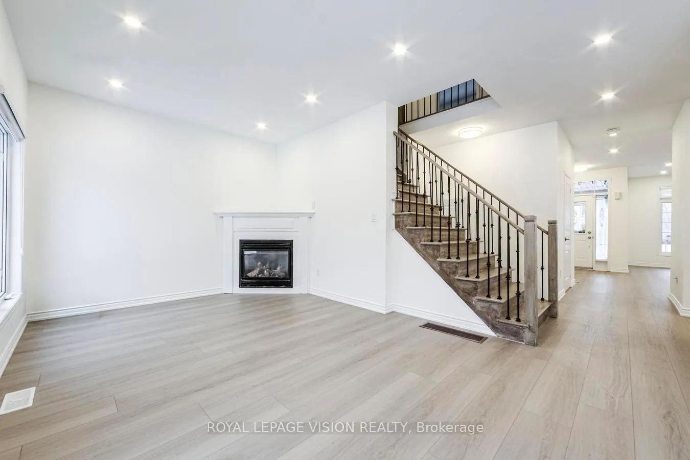 Photo 17 of 124 Alfred Paterson Drive, Markham, Greensborough — HOMEH