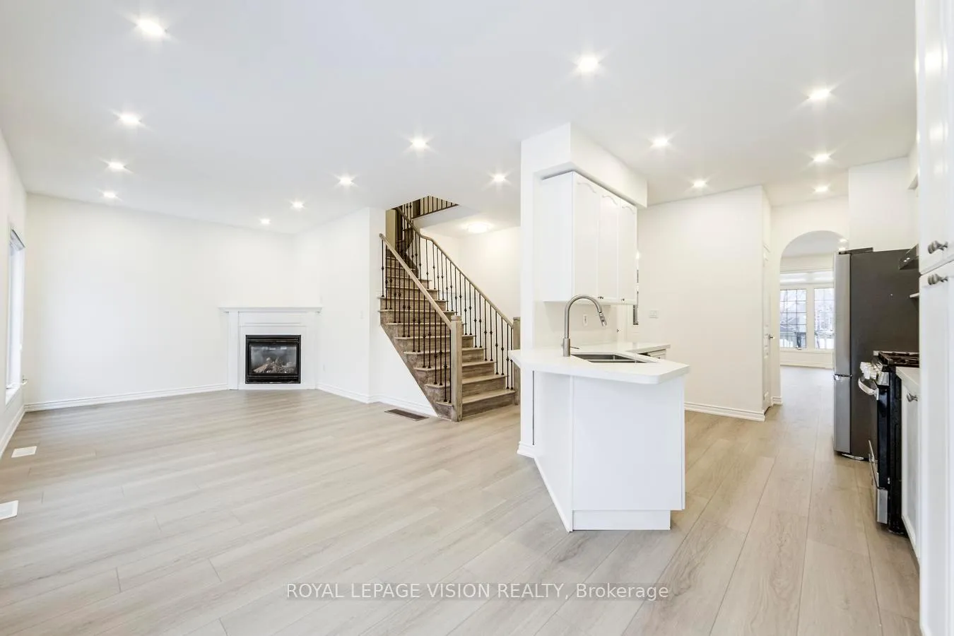 Photo 19 of 124 Alfred Paterson Drive, Markham, Greensborough — HOMEH