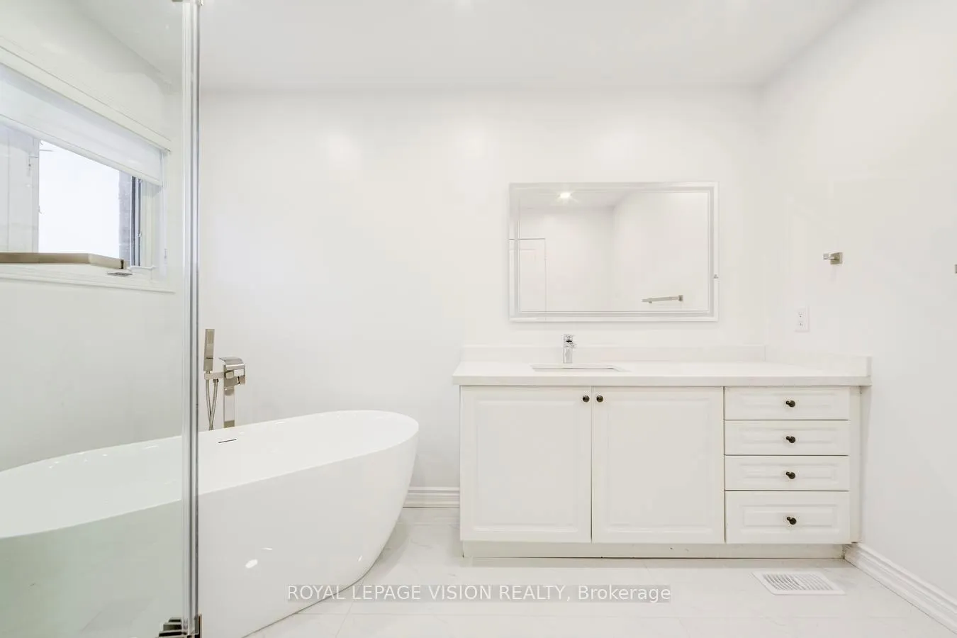 Photo 30 of 124 Alfred Paterson Drive, Markham, Greensborough — HOMEH