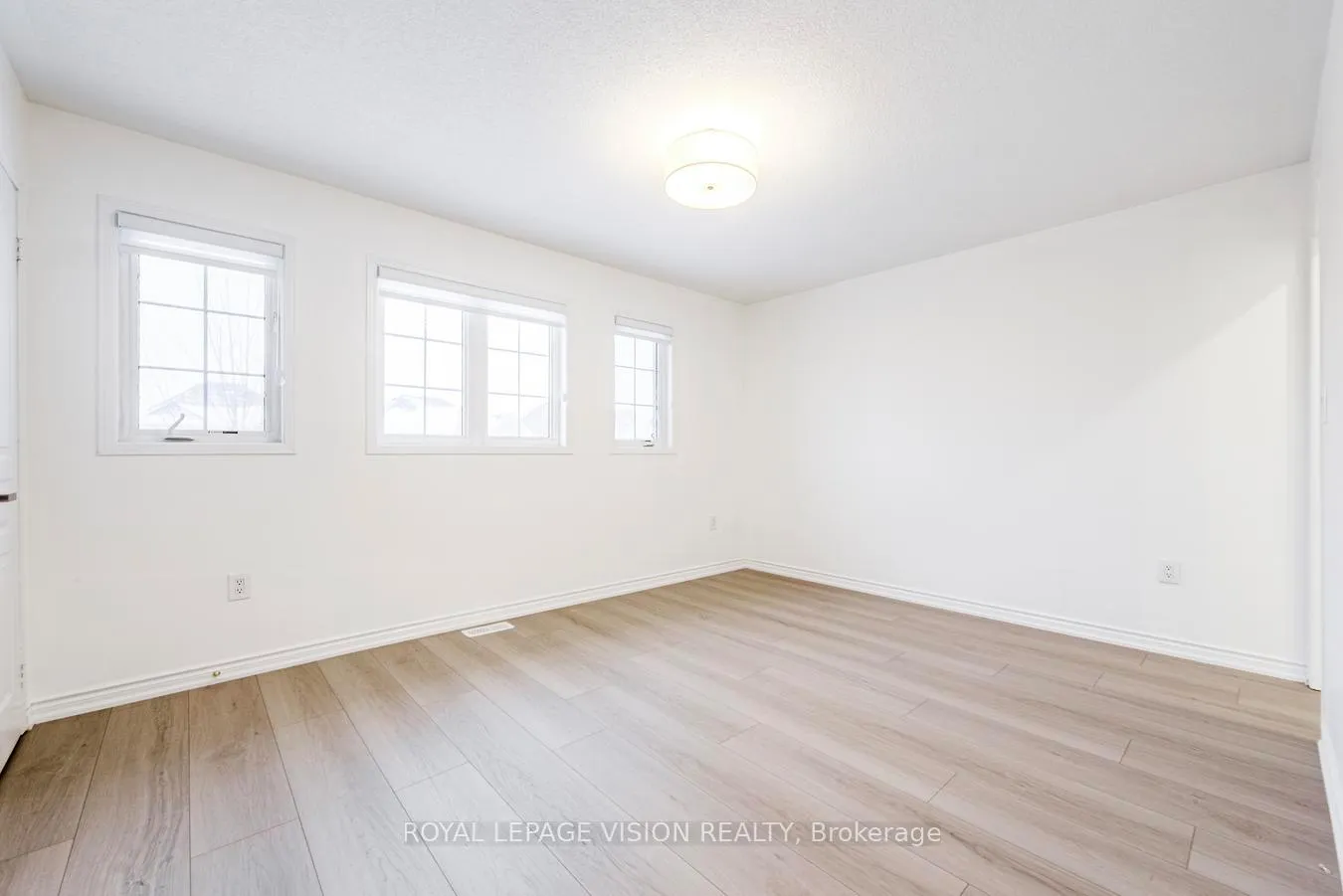Photo 36 of 124 Alfred Paterson Drive, Markham, Greensborough — HOMEH