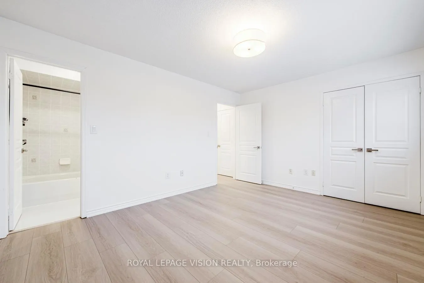 Photo 38 of 124 Alfred Paterson Drive, Markham, Greensborough — HOMEH