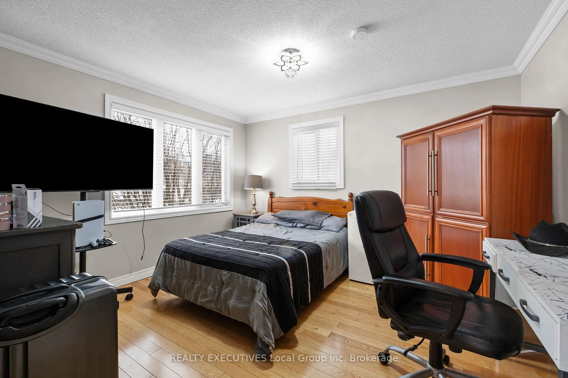 Photo 12 of 962 Lakeshore Drive, North Bay, Ferris — HOMEH