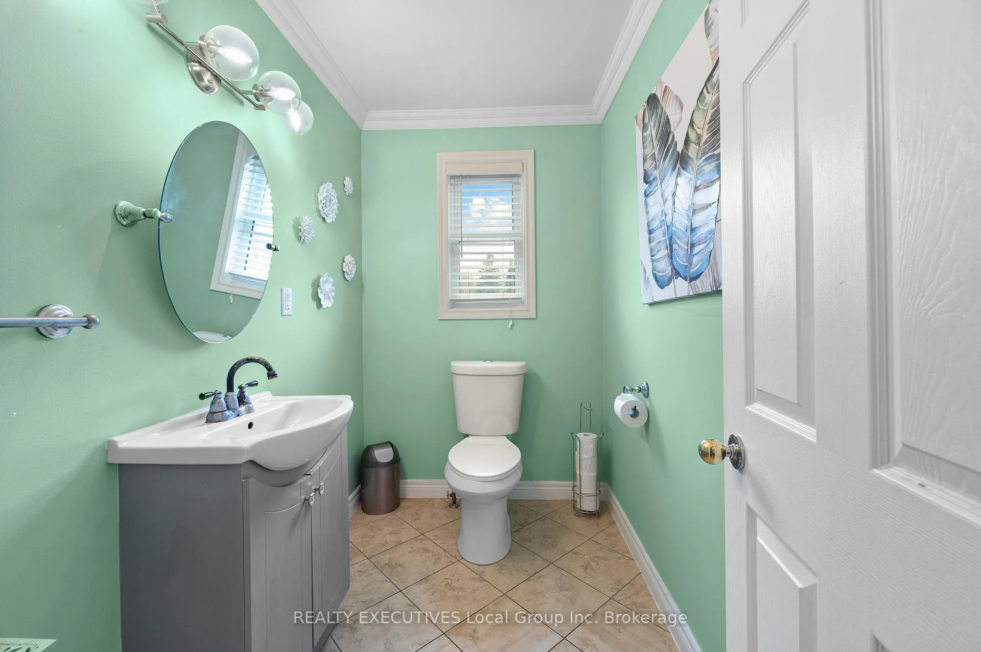 Photo 14 of 962 Lakeshore Drive, North Bay, Ferris — HOMEH