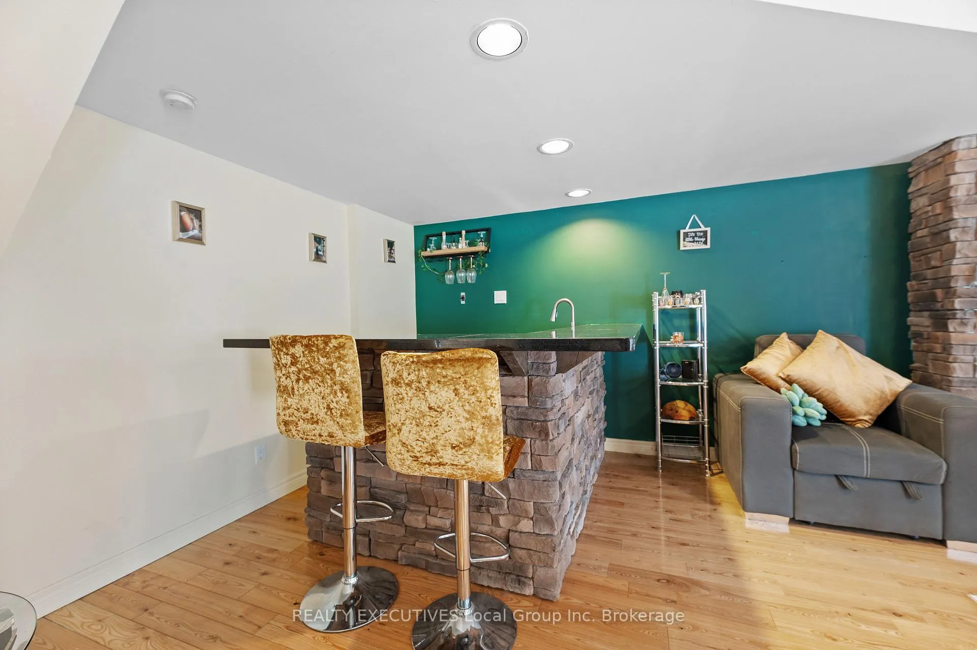 Photo 18 of 962 Lakeshore Drive, North Bay, Ferris — HOMEH