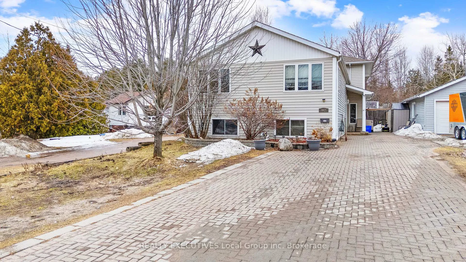 Photo 48 of 962 Lakeshore Drive, North Bay, Ferris — HOMEH