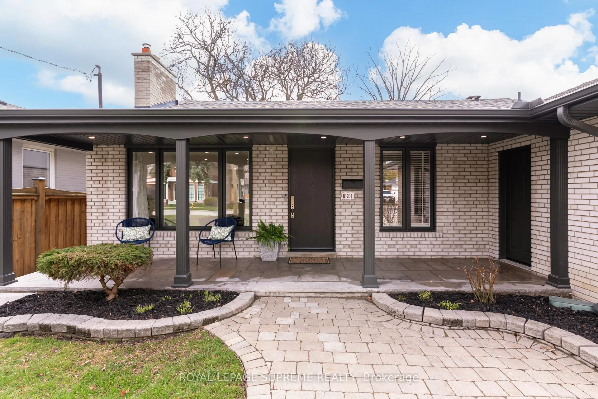 Photo 2 of 21 Spencely Court, Etobicoke, Willowridge-Martingrove-Richview — HOMEH