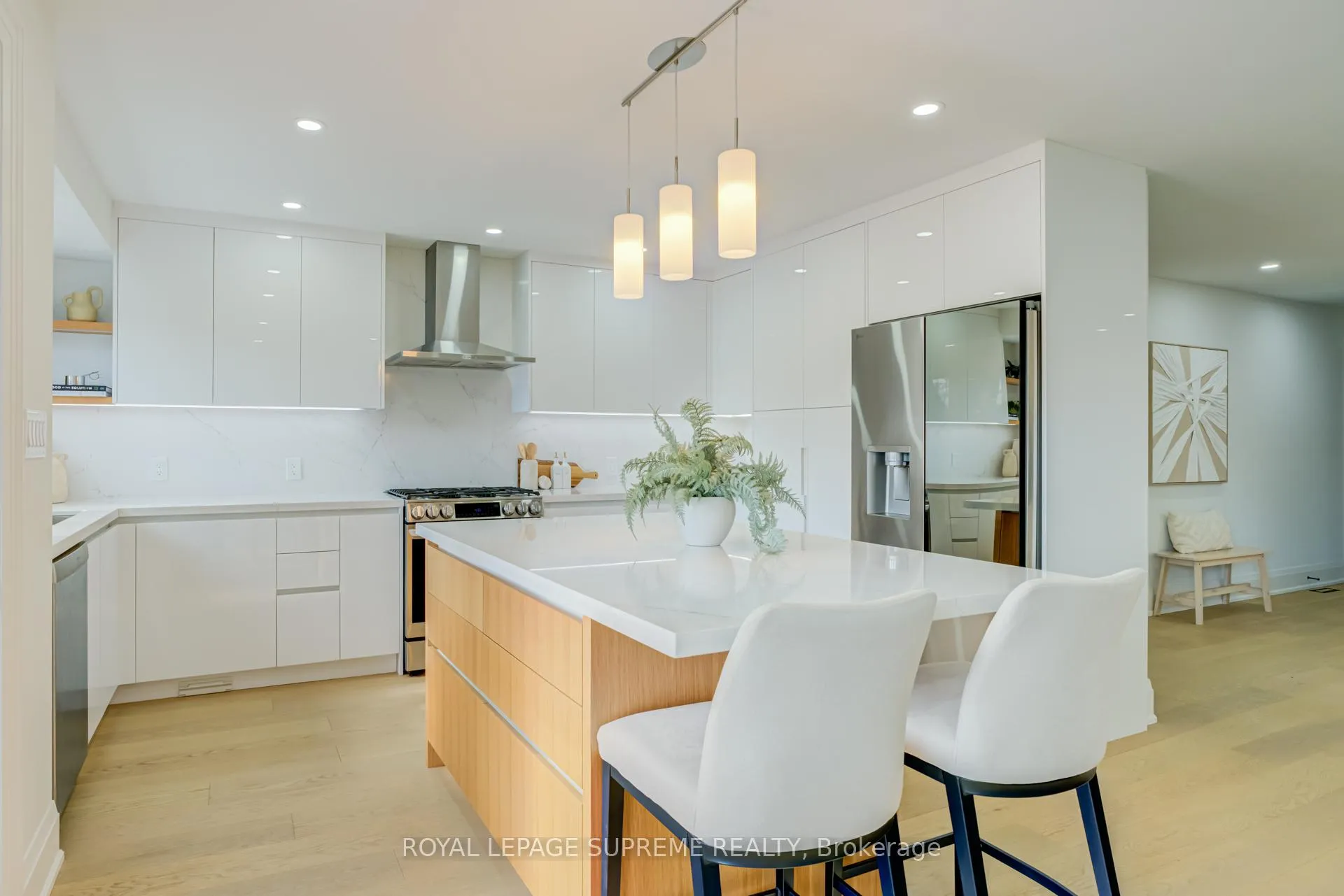 Photo 8 of 21 Spencely Court, Etobicoke, Willowridge-Martingrove-Richview — HOMEH