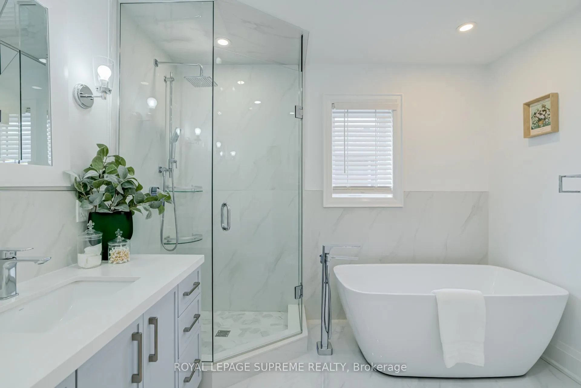 Photo 15 of 21 Spencely Court, Etobicoke, Willowridge-Martingrove-Richview — HOMEH
