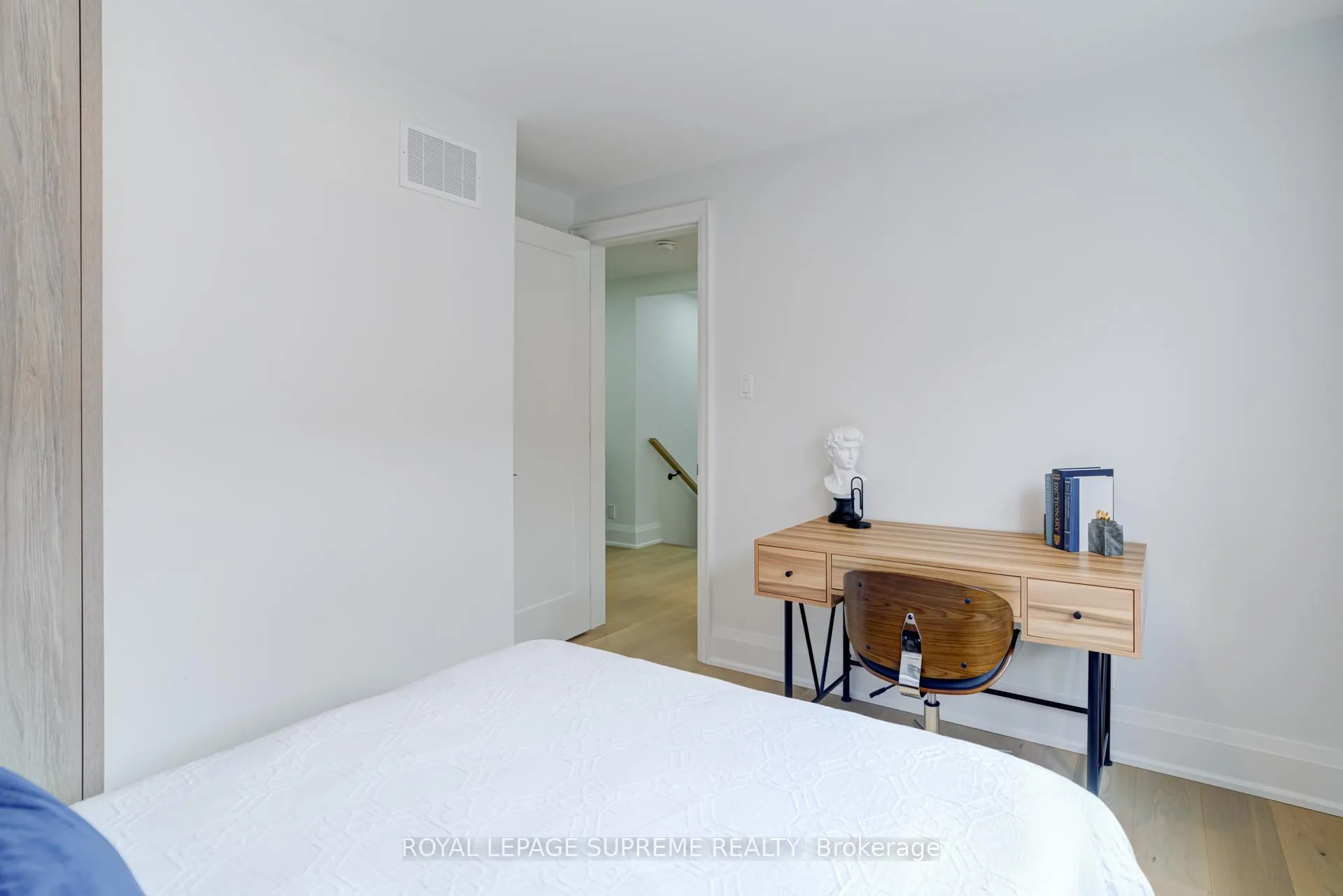 Photo 18 of 21 Spencely Court, Etobicoke, Willowridge-Martingrove-Richview — HOMEH
