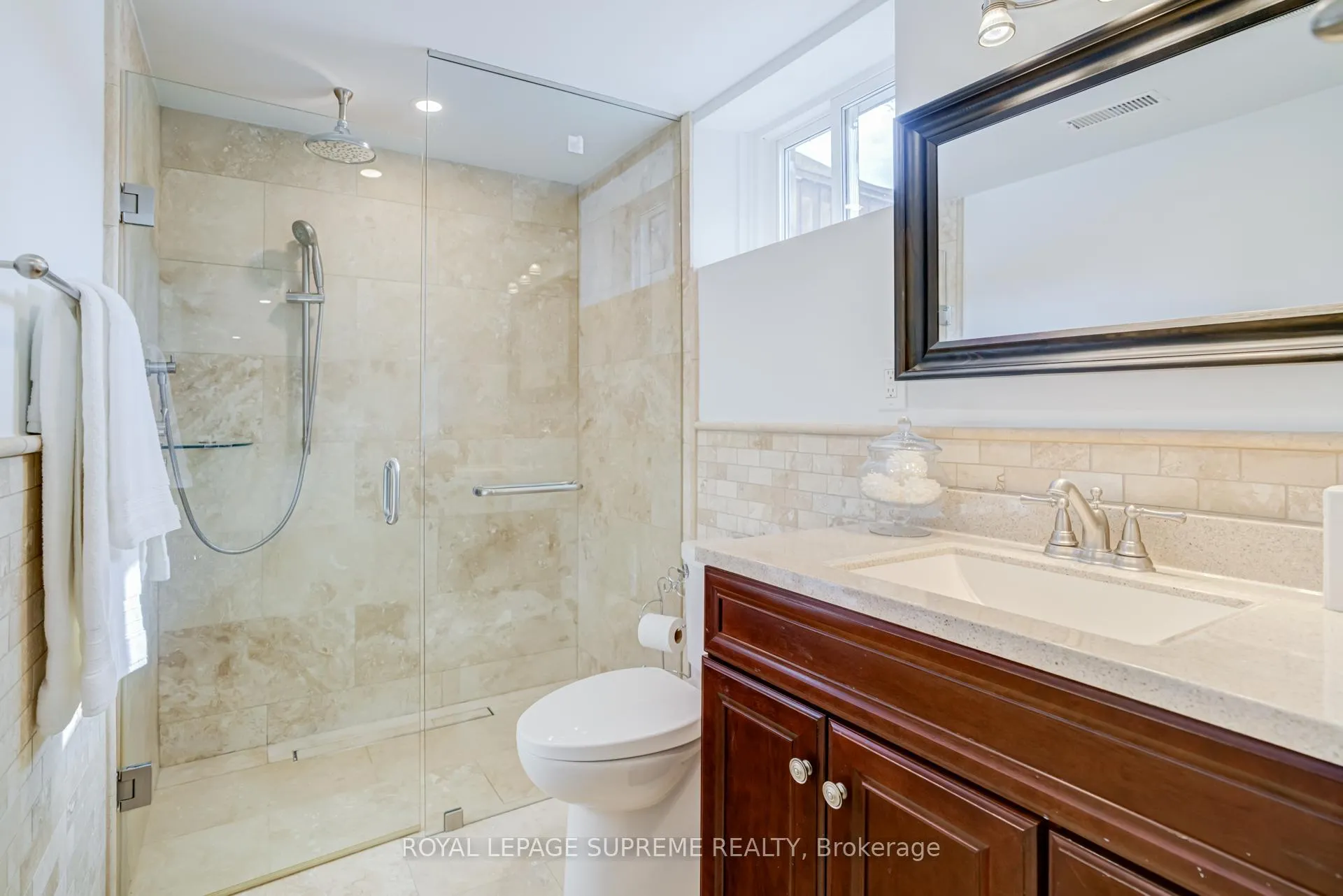 Photo 33 of 21 Spencely Court, Etobicoke, Willowridge-Martingrove-Richview — HOMEH
