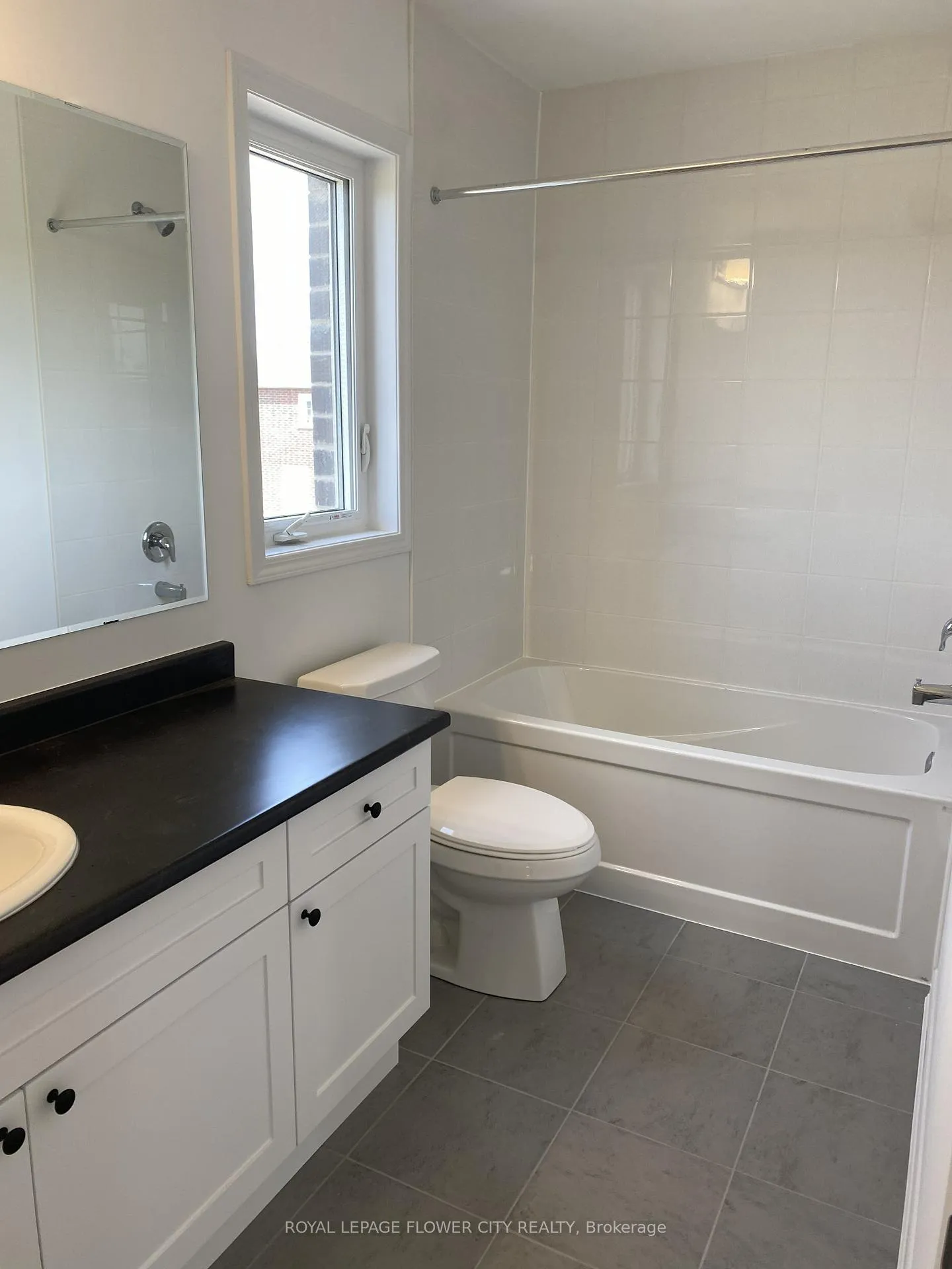 Photo 11 of 210 Histand Trail, Kitchener — HOMEH