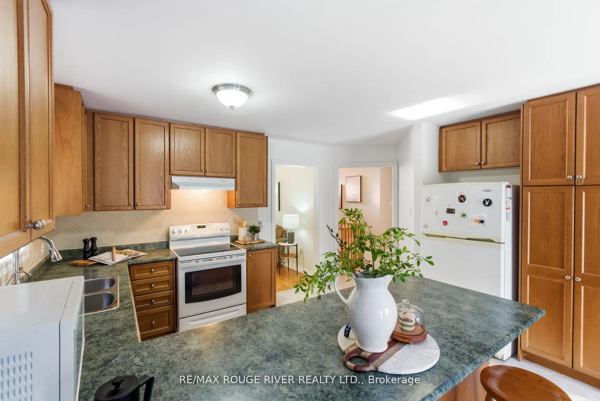 Photo 15 of 106 Tormina Boulevard, Whitby, Taunton North — HOMEH