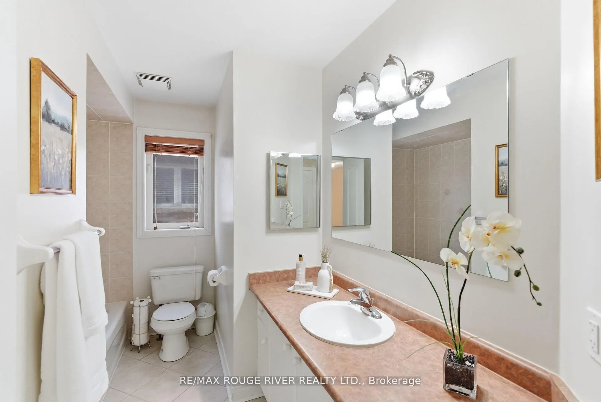 Photo 19 of 106 Tormina Boulevard, Whitby, Taunton North — HOMEH