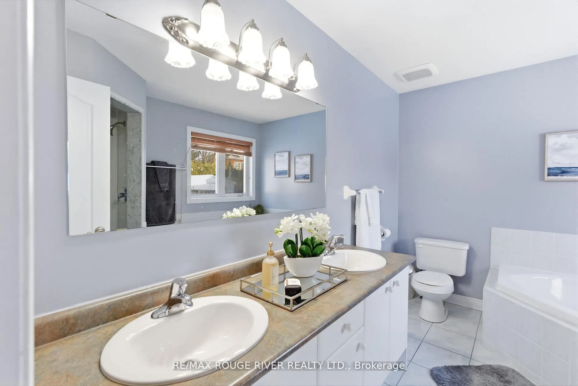 Photo 25 of 106 Tormina Boulevard, Whitby, Taunton North — HOMEH