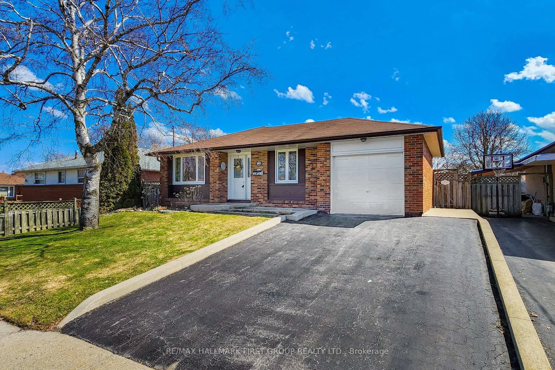 Photo 2 of 869 Vicki Drive, Pickering, West Shore — HOMEH