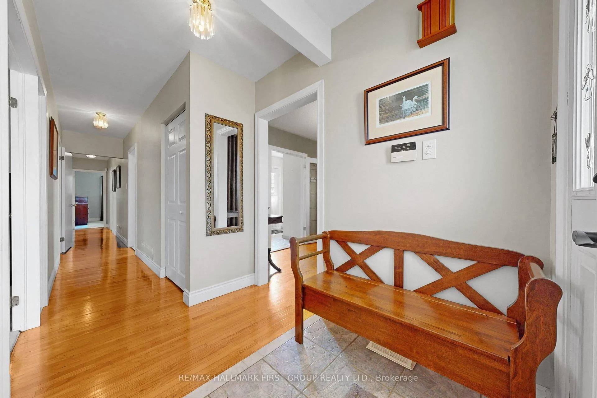 Photo 4 of 869 Vicki Drive, Pickering, West Shore — HOMEH