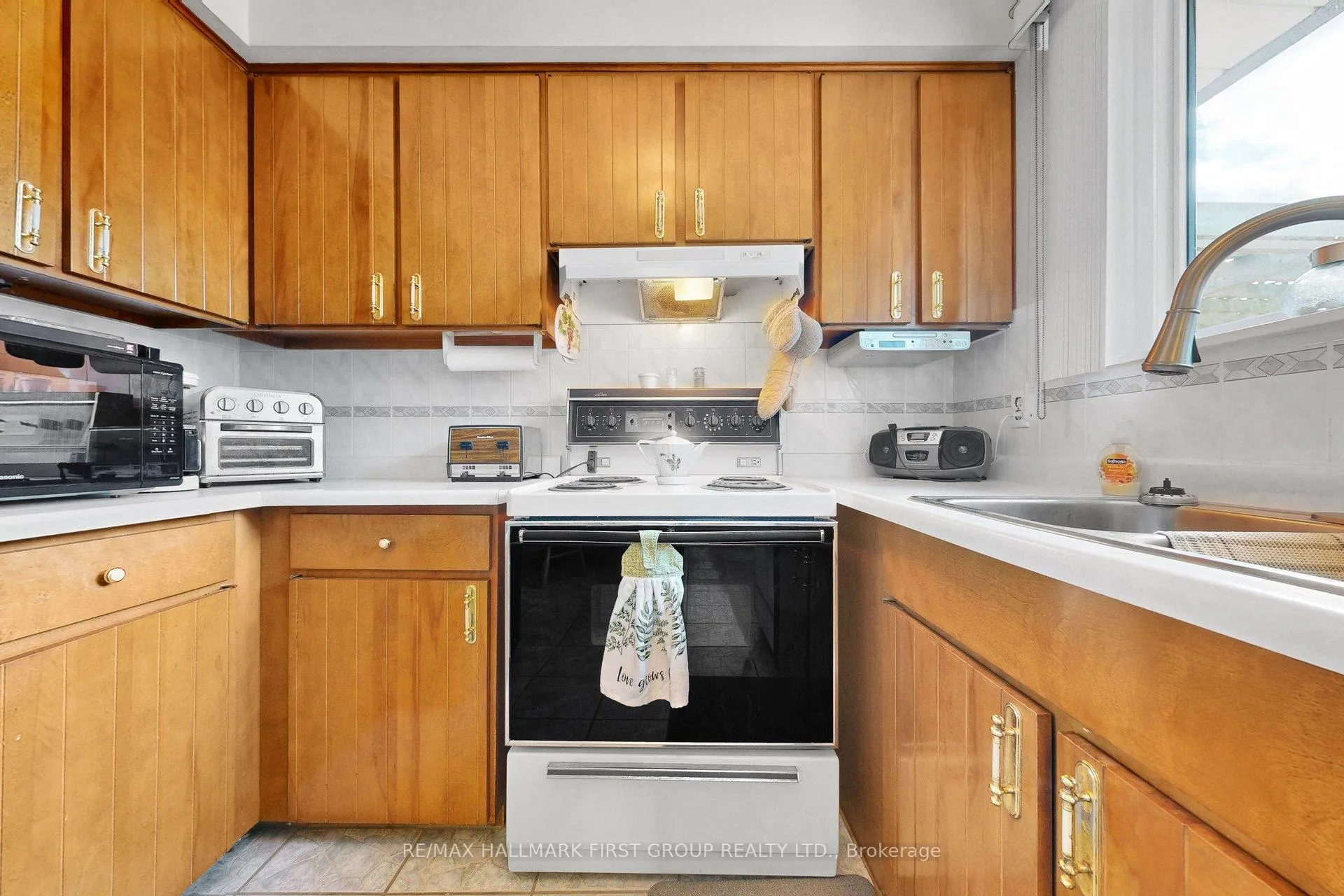 Photo 21 of 869 Vicki Drive, Pickering, West Shore — HOMEH