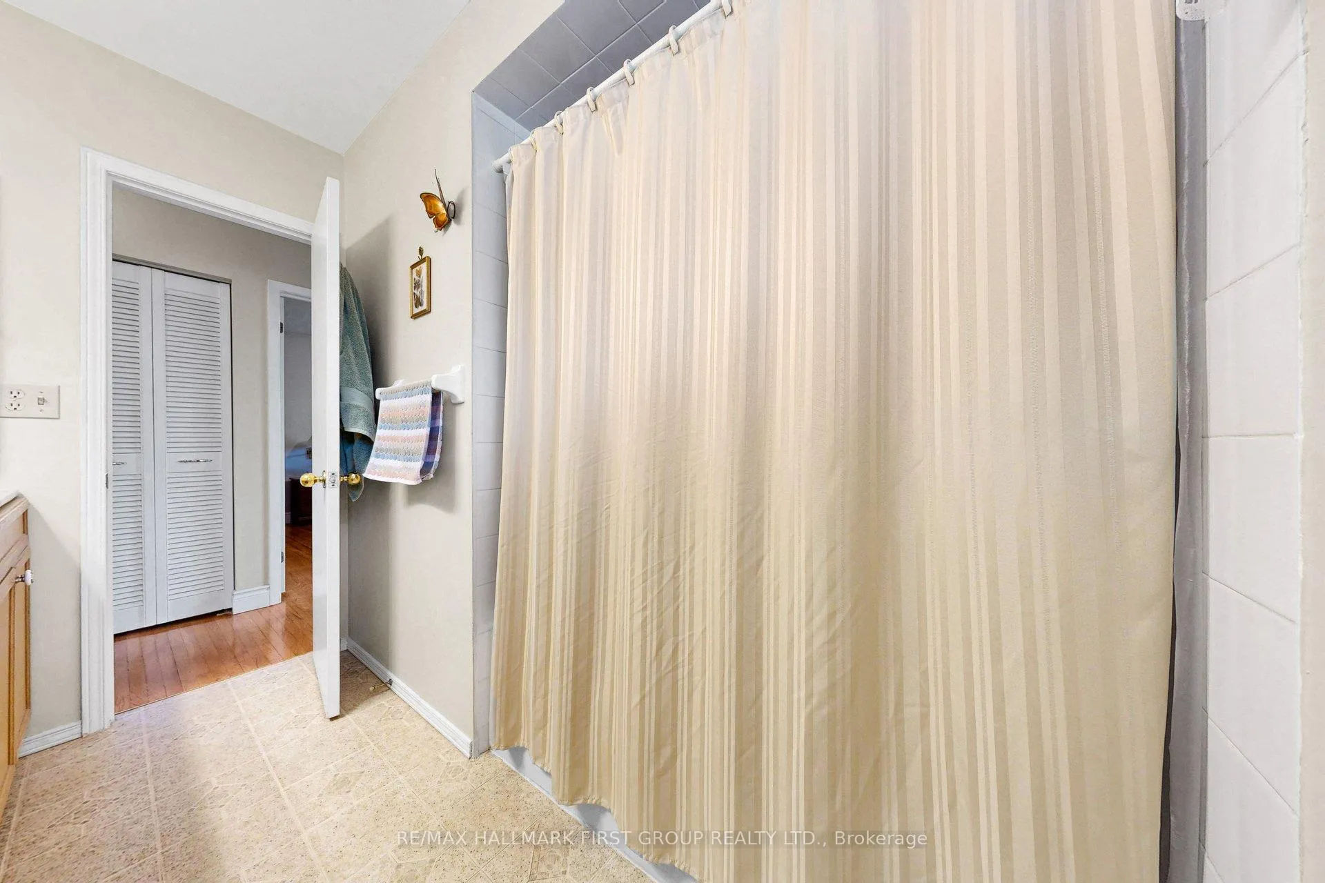 Photo 33 of 869 Vicki Drive, Pickering, West Shore — HOMEH