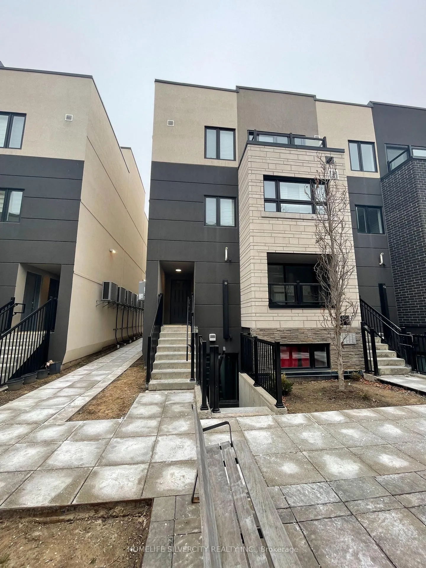 Photo 1 of Unit 403, 1141 Cooke Boulevard, Burlington, LaSalle — HOMEH