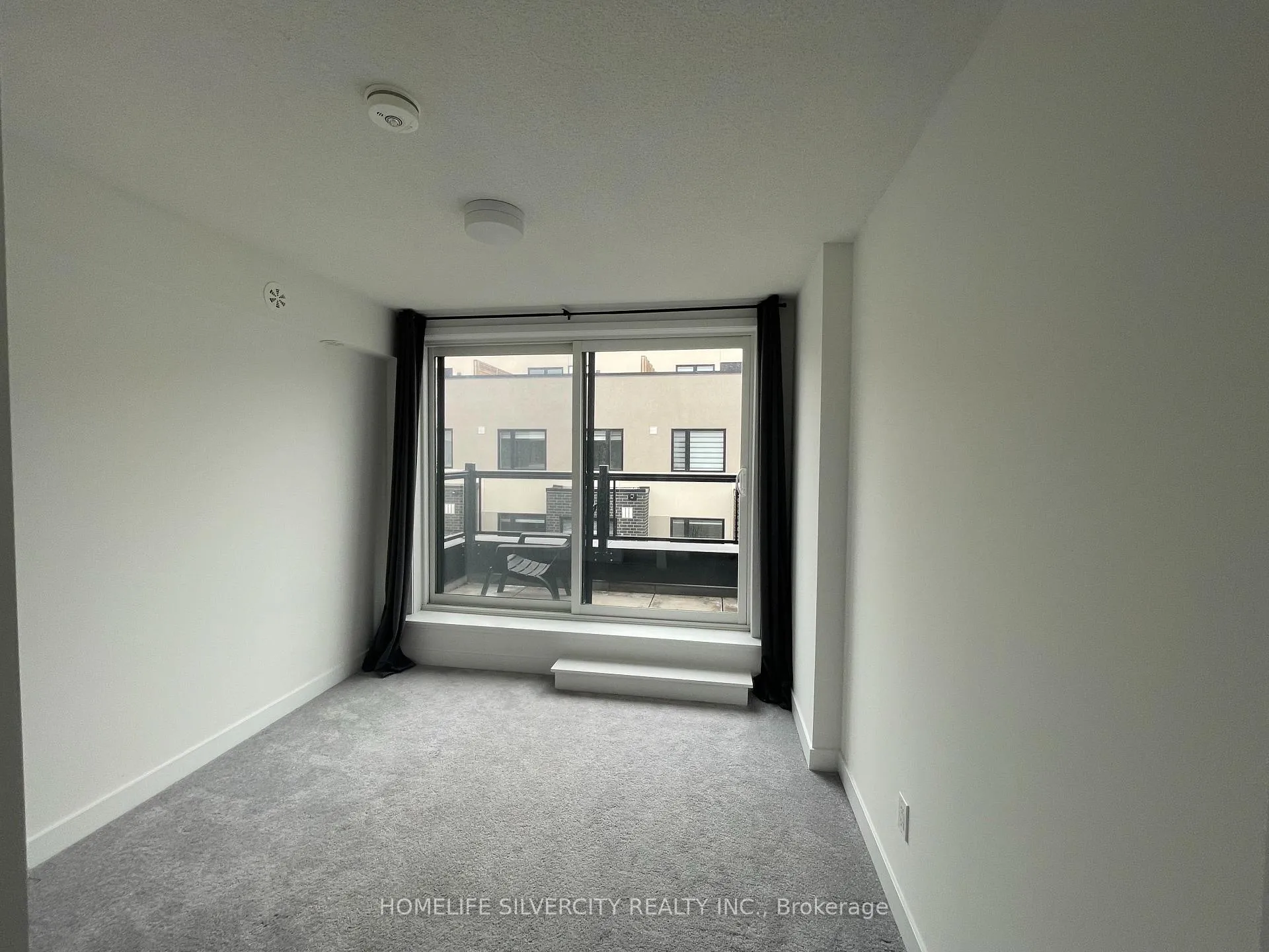 Photo 6 of Unit 403, 1141 Cooke Boulevard, Burlington, LaSalle — HOMEH