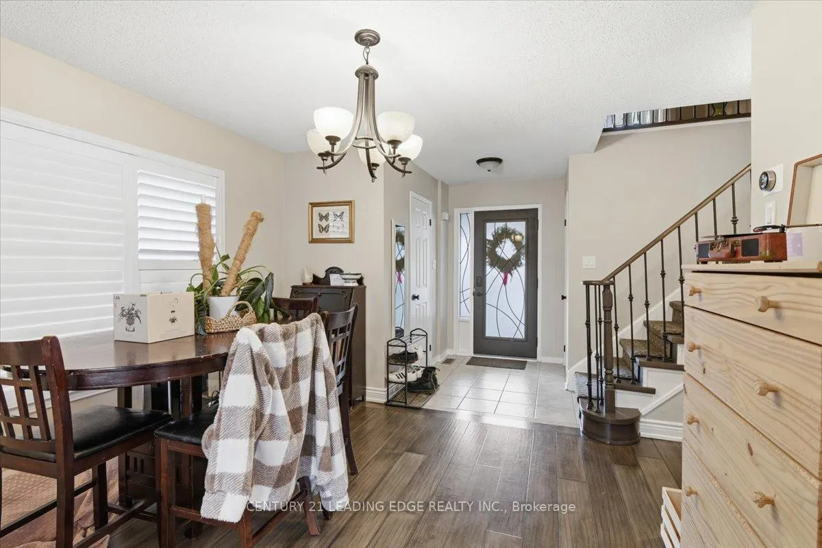 Photo 3 of 10 Crough Street, Clarington, Bowmanville — HOMEH