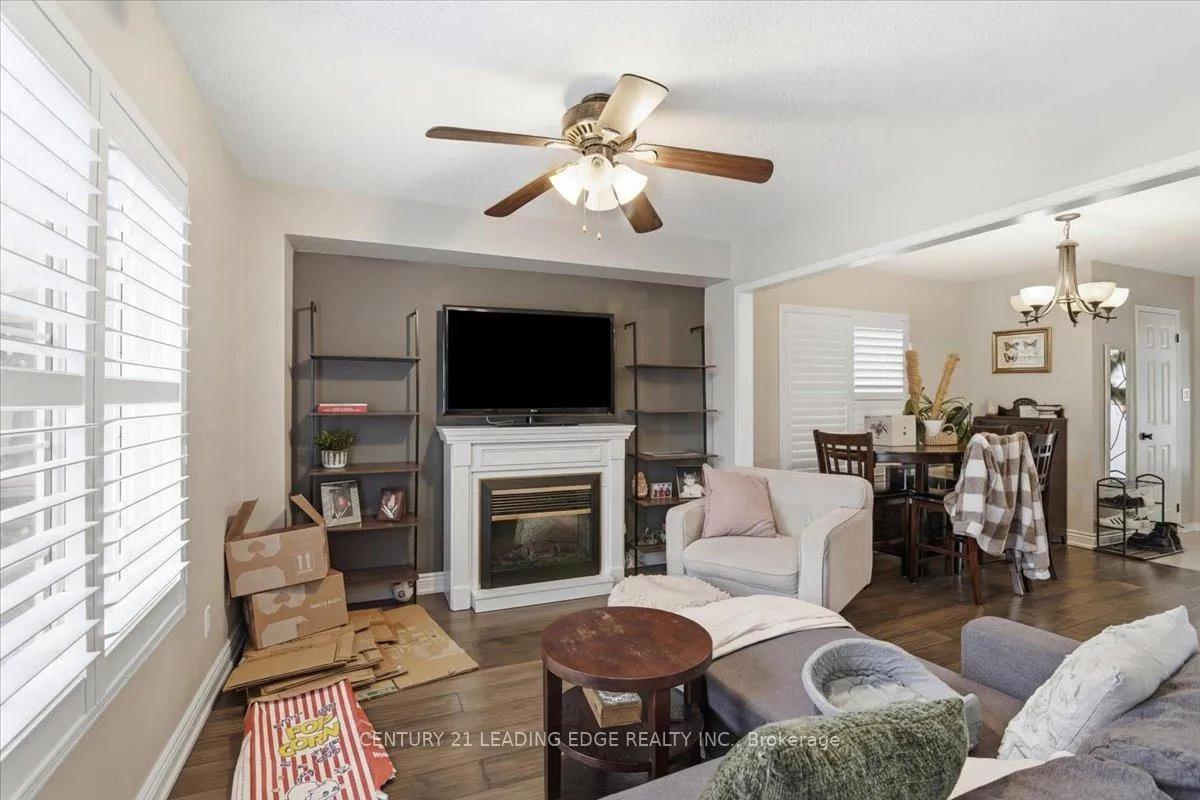 Photo 5 of 10 Crough Street, Clarington, Bowmanville — HOMEH