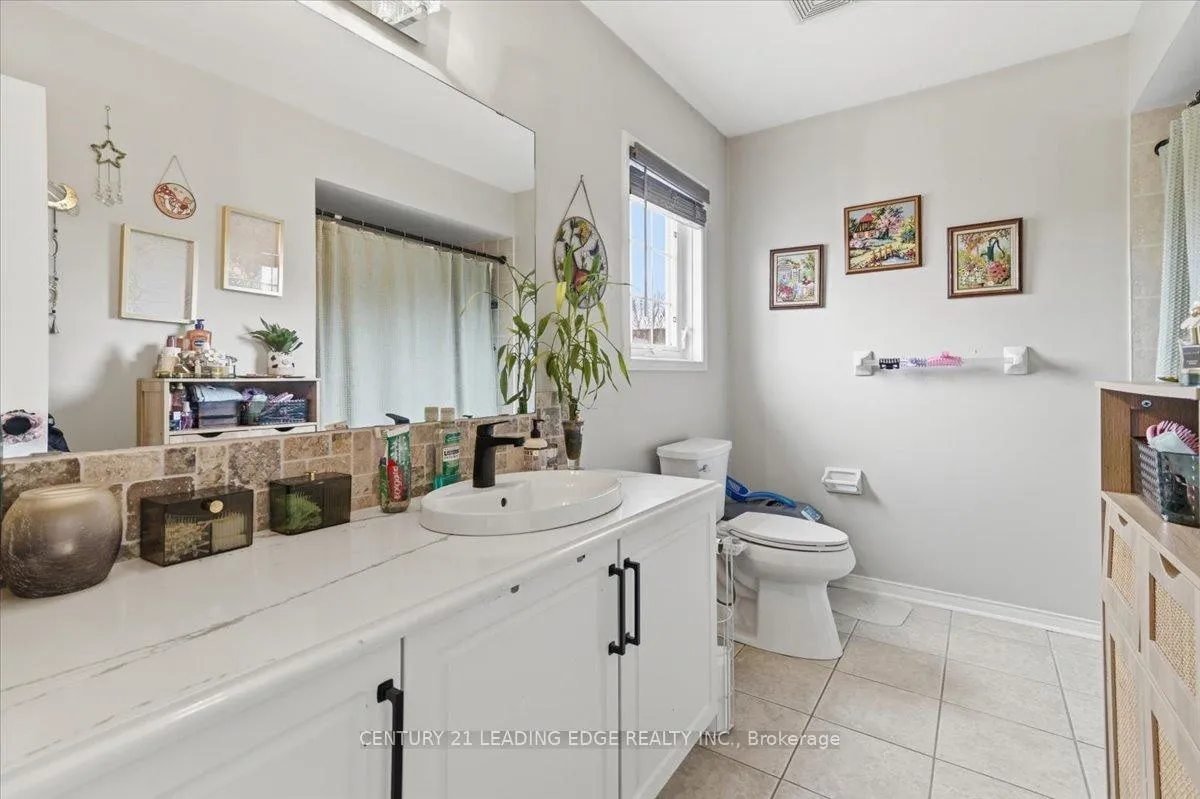 Photo 11 of 10 Crough Street, Clarington, Bowmanville — HOMEH