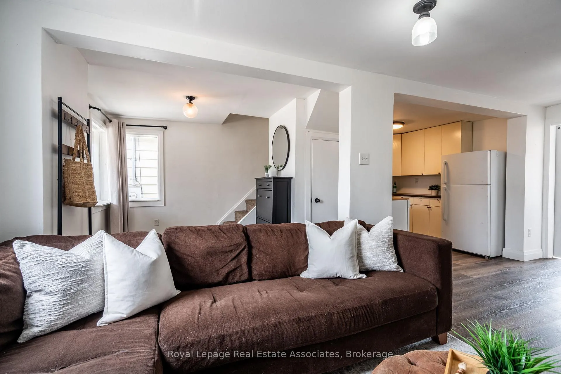 Photo 8 of 28 Edinburgh Avenue, Hamilton, Crown Point — HOMEH
