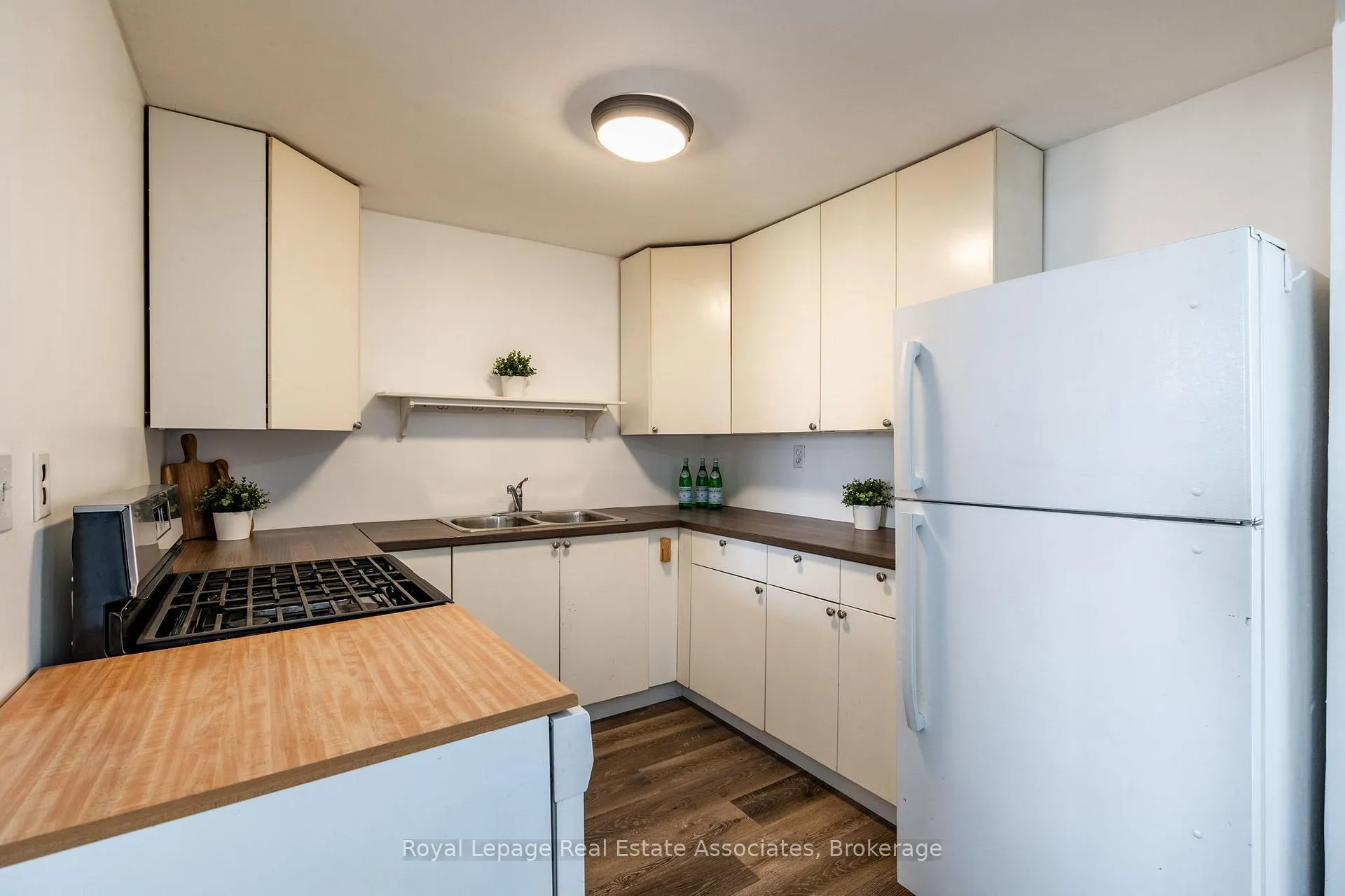 Photo 11 of 28 Edinburgh Avenue, Hamilton, Crown Point — HOMEH