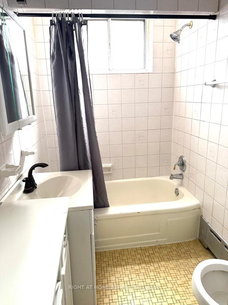 Photo 10 of Unit 2, 115 Eighth Street, Etobicoke, New Toronto — HOMEH