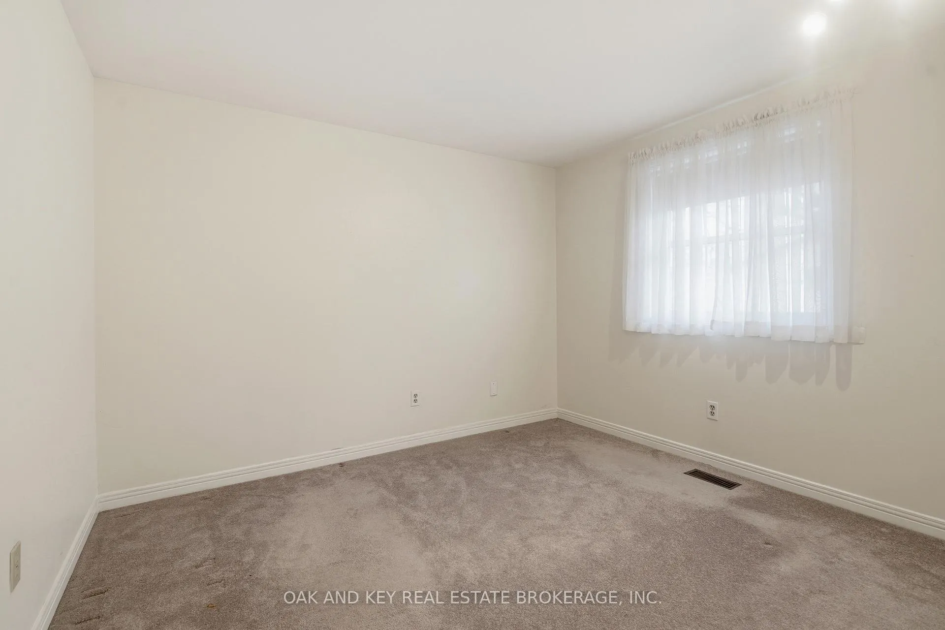Photo 24 of 133 Fairlane Avenue, London, South K — HOMEH